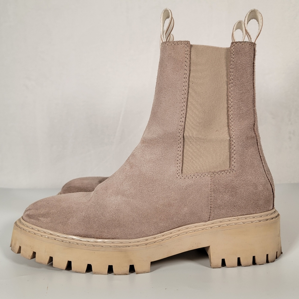 LÄST Daze Taupe Suede Chelsea Boots, Size 40